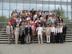 Participants in front of the Institute entrance (2), Tuesday