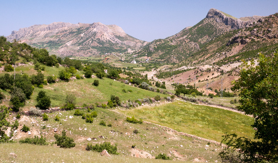 Karadut village environs