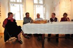 Diskuse s členy VONS, kteří byli souzeni v roce 1979 - zleva moderátorka Petruška Šustrová, Petr Uhl, Jiří Dienstbier, Václav Havel a Dana Němcová