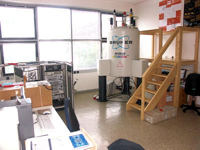 Společná laboratoř NMR Pevné Fáze - foto