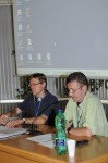 Zleva: Alistair Thomson (Austrálie) a Sean Field (Jižní Afrika) podávají závěrečnou zprávu o 15. IOHA kongresu v Guadalajaře (10. 7. 2010).