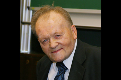 Professor Antonín Holý, the discoverer of new antiviral drugs, has died