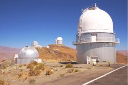 Dánský dalekohled o průměru 1,54 metru (observatoř La Silla, Chile), který použili čeští vědci. Foto: Astronomický ústav AV ČR.