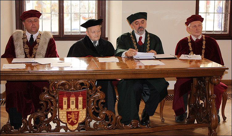 Prof. Antonín Holý and Prof. Eric De Clercq - Doctors Honoris Causa of University of South Bohemia