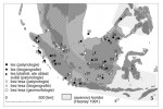 V oblasti šelfového moře mezi Bor­neem, Sumatrou a Jávou se v sušších obdobích glaciálů předpokládá savanový koridor, podél kterého mohly migrovat organismy včetně člověka moderního typu (do jihovýchodní Asie se dostal dokonce dřív než do Evropy). Značky ukazují různé typy dokladů o výskytu lesa a bezlesí. Podle: M. I. Bird a kol. (2005)