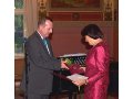 /sys/galerie-obrazky/news-2014/140930-pro-eva-sykova-byla-vyznamenana-stribrnou-pametni-medaili-uk.jpg