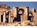 /sys/galerie-obrazky/news-2015/150318-mezi-barbarstvim-a-civilizaci-hatra.jpg