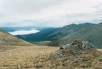 Pohled na jižní okraj jezera Chövsgöl. Koncem května led roztál pouze na mělčinách a tajga se začíná pozvolna probouzet. Foto: E. Součková a P. Souček