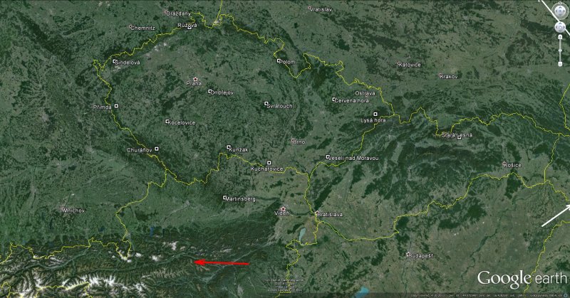 Dráha bolidu nad Rakouskem a polohy kamer Evropské bolidové sítě. Autor: Google/Pavel Spurný.