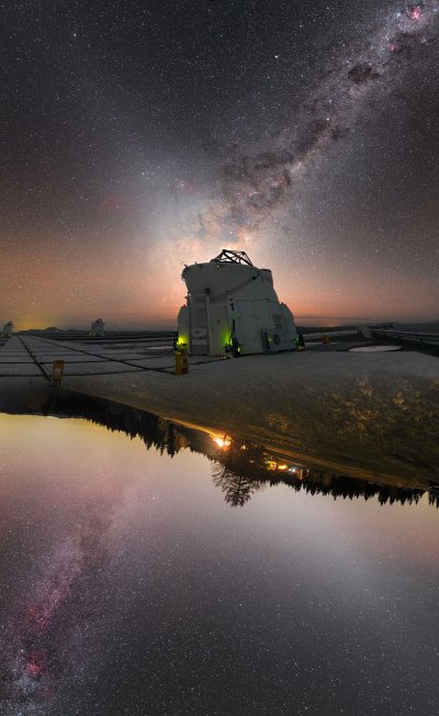Nebeské "X" na snímku týdne ESO. Foto: Petr Horálek.