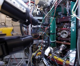 /sys/galerie-obrazky/Tokamak_AV21.JPG