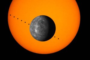 V pondělí 9. května 2016 před Sluncem přejde planeta Merkur. Úkaz budou sledovat miliony lidí. Autor: Space.com.