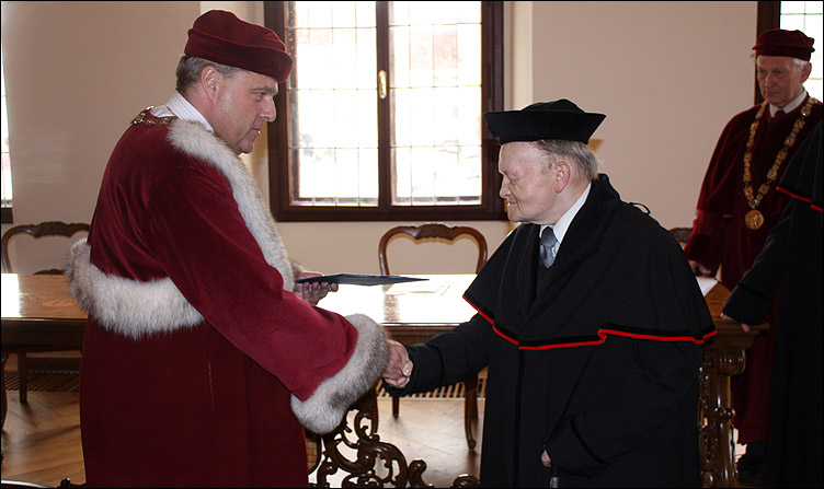 Prof. Antonín Holý and Prof. Eric De Clercq - Doctors Honoris Causa of University of South Bohemia