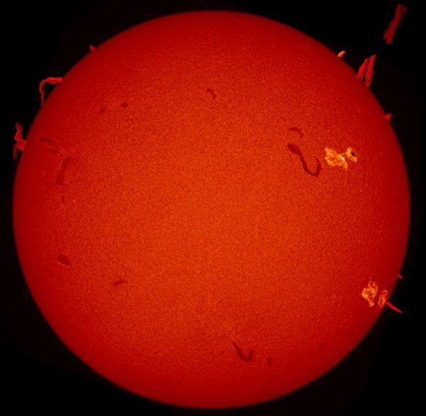 Ukázkový snímek chromosféry Slunce v čáře H-alfa.