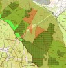 Obr. VI. Plán lanovky Klápa–Hraničník – toto území je v návrhu zonace NP Šumava úplně vyjmuto z území národního parku. Výstavba lanovky Klápa–Hraničník u Nové Pece je z hlediska ochrany přírody nepřípustná, jak je rozebráno a zdůvodněno v Dodatku knihy Lesy Šumavy, lýkožrout a ochrana přírody (P. Kindlmann a kol. 2012). Současná I. zóna šrafována černě, území speciálního managementu šrafováno červeně. Orig. K. Matějka (s využitím dat Správy NPŠ a autorů návrhů)