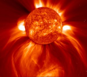 Mezinárodní sluneční konference RadioSun-5 se zaměřuje na výzkum všech dynamických jevů na naší hvězdě, včetně příčin jejich vzniku. Foto: NASA/SOHO.