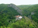 Pohled na Svatojánskou skálu. Foto P. Špryňar