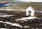 Čestlice jsou typickým sídlem  v těsné blízkosti velkoměsta (Prahy) s poměrně kvalitní zemědělskou půdou. Změny ve využití krajiny a struktuře ploch v tomto katastrálním území  proběhly v posledních asi 15 letech.  Především došlo k podstatnému nárůstu zastavěných ploch vzhledem k výborné dopravní dostupnosti (dálnice D1). Významné také je, že nejde o požadavky místních, ale o typický výsledek  suburbanizace zaměřený v tomto  případě více na obslužnou  než na obytnou funkci území.  Podle: Krajina v České republice,  Ministerstvo životního prostředí (2007), z archivu autora (obr. 1, 4 a 5),  není-li uvedeno jinak