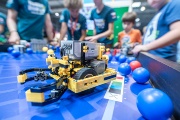 Robot vytvořený ze stavebnice Lego