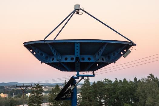 Prvním úkolem radioteleskopu Talíř 01 na Svákovské hvězdárně bude příjem dat z družicového dozimetru SPACEDOS