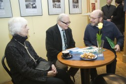 Z vernisáže výstavy Jan Jeník – Botanik v tropickém lese konané v Literární kavárně knihkupectví Academia. Foto z archivu redakce