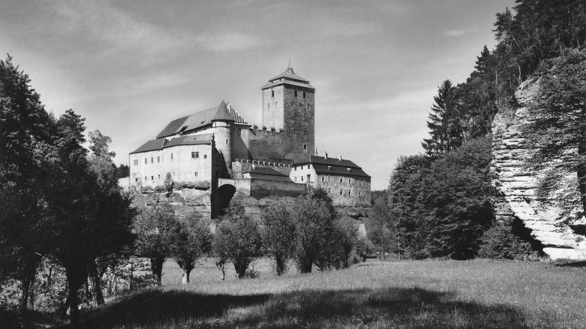 Monuments and monument care in Czechoslovakia and other Central European countries during the second half of the 20th century