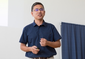Prof. Shean-Jen Chen from the National Chiao Tung University, Taiwan, gave a lecture at IPE