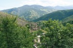 Lesnatá krajina s bučinami  a dubohabřinami v okolí kláštera  Goshavank v údolí řeky Getuk  na severovýchodě Arménie. Foto E. a L. Ekrtovi