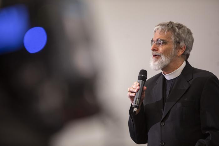 Astronom a fyzik Guy Consolmagno