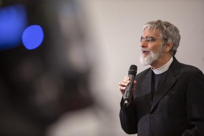 Astronom a fyzik Guy Consolmagno