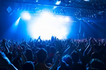 Pozor na letní hudební festivaly a diskotéky, hlasitá hudba může nenávratně poškodit sluch