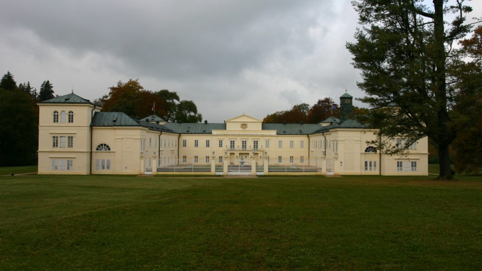 Měl vliv i konexe. Architekt Pietro Nobile zanechal stopu i v Česku, jeho fasádu Staroměstské radnice v Praze ale strhli