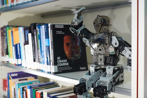 Roboty, Open Access nebo 3D procházku „Člověk v jeskyni“ předvede Národní tech. knihovna