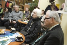 Z vernisáže výstavy Jan Jeník – Botanik v tropickém lese konané v Literární kavárně knihkupectví Academia. Foto z archivu redakce