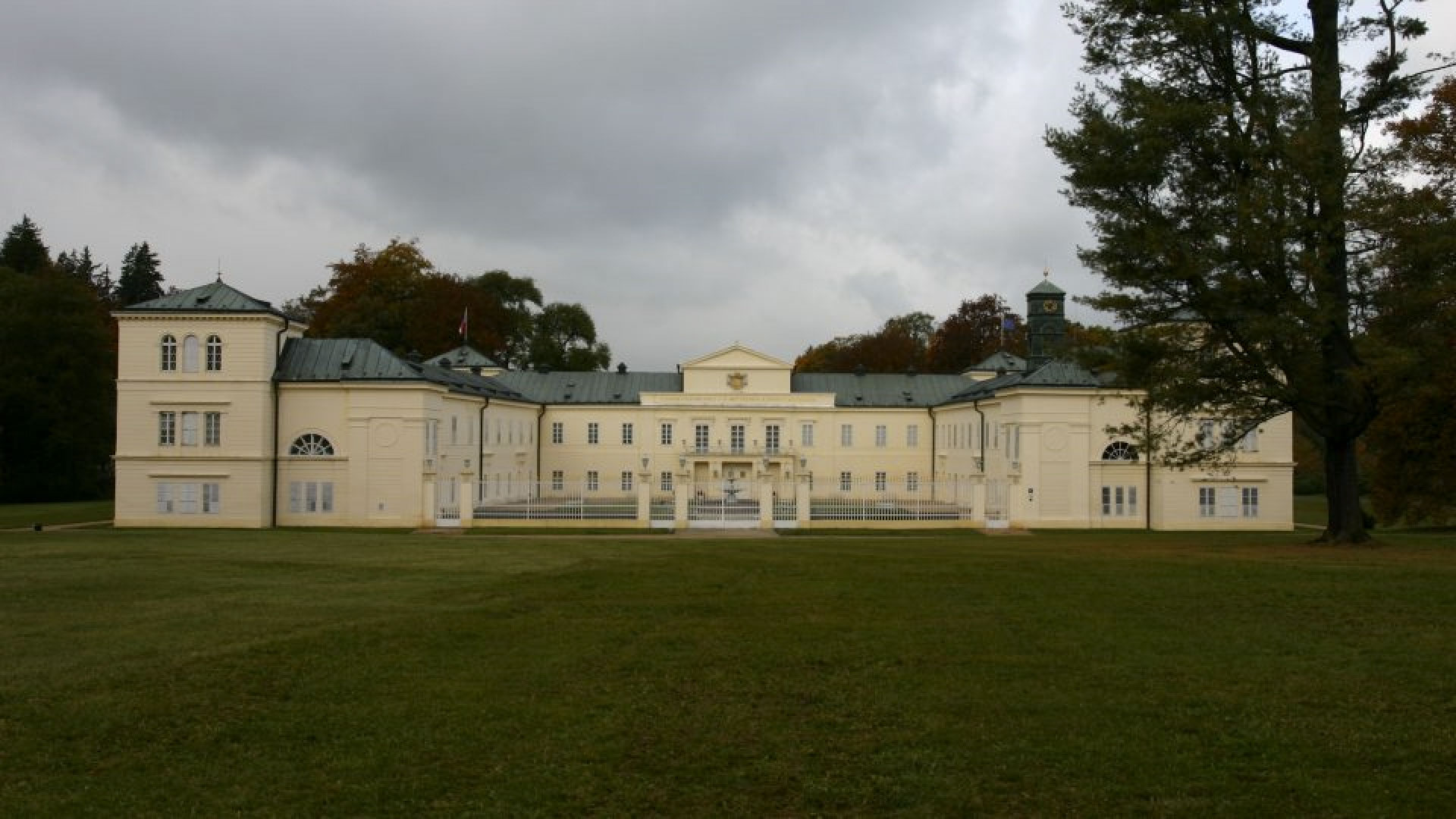 Měl vliv i konexe. Architekt Pietro Nobile zanechal stopu i v Česku, jeho fasádu Staroměstské radnice v Praze ale strhli